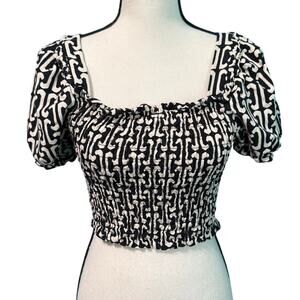 Monteau Los Angeles Linen Blend Black & Cream Smocked Puff Sleeve Crop Top Med
